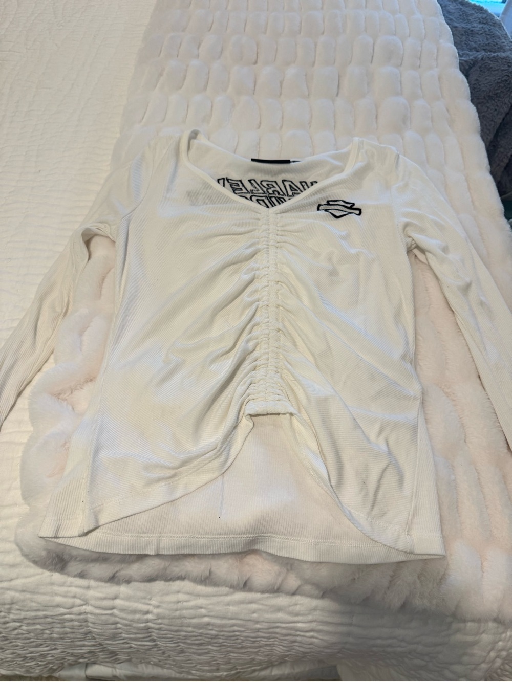 Harley-Davidson White Ruched V-Neck Long-Sleeve Top